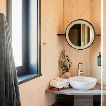 Charming 1-bedroom *